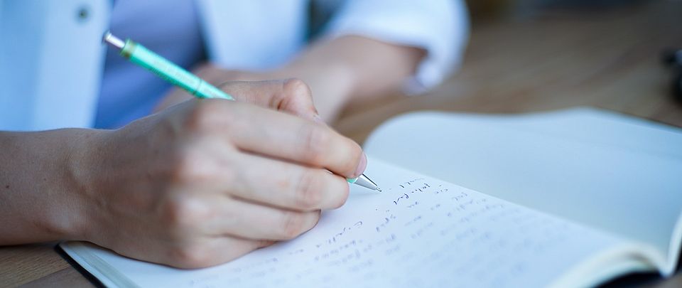 Schreibende Studentin